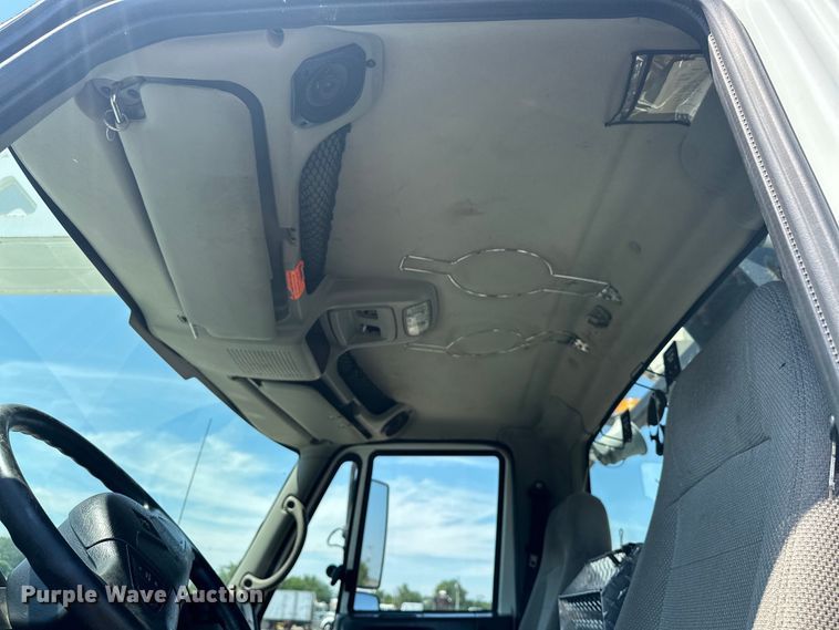 image for item EG1666 2009 International  DuraStar 4400 SBA  bucket truck