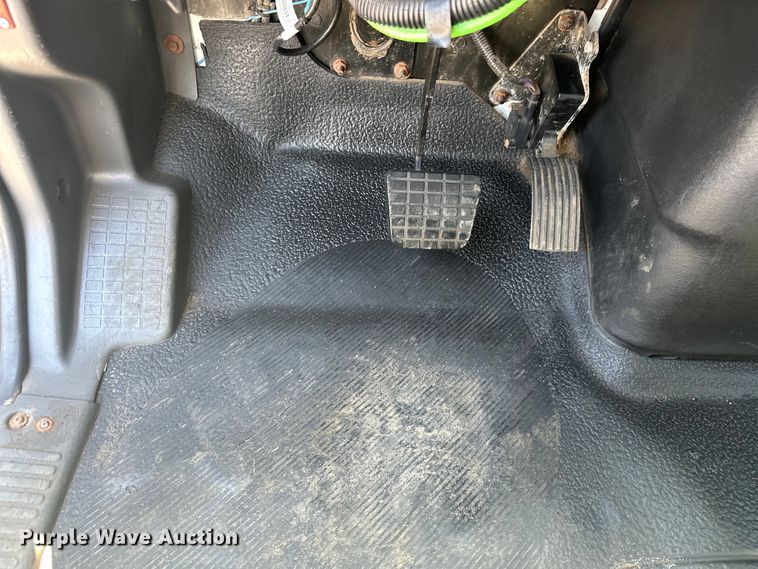 image for item EG1666 2009 International  DuraStar 4400 SBA  bucket truck