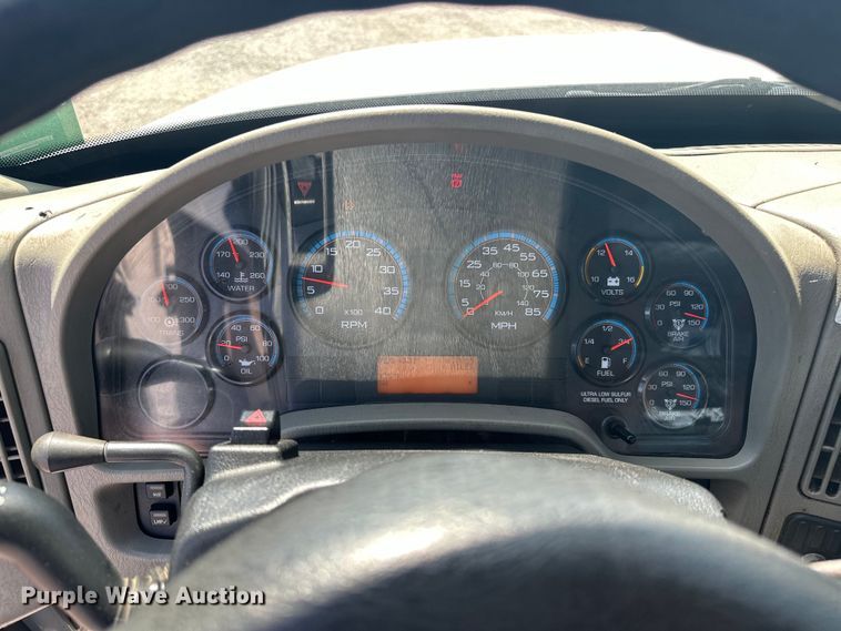 image for item EG1666 2009 International  DuraStar 4400 SBA  bucket truck