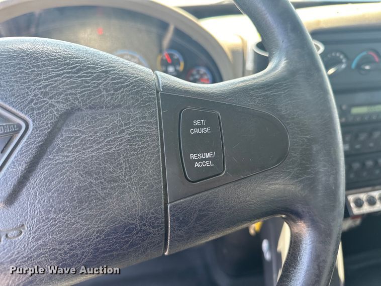 image for item EG1666 2009 International  DuraStar 4400 SBA  bucket truck