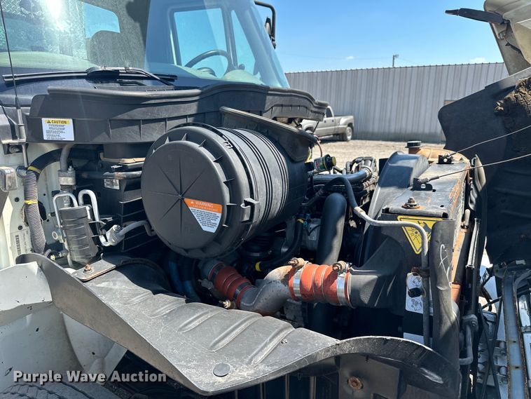 image for item EG1666 2009 International  DuraStar 4400 SBA  bucket truck