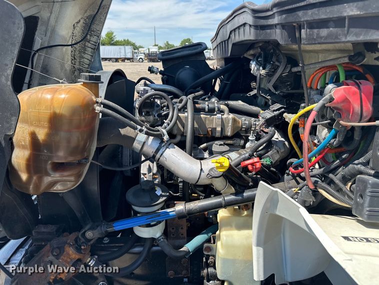 image for item EG1666 2009 International  DuraStar 4400 SBA  bucket truck