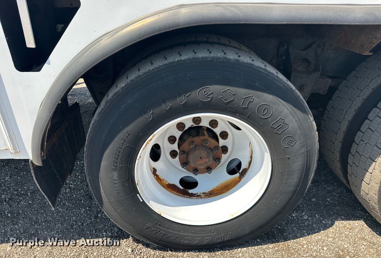 image for item EG1666 2009 International  DuraStar 4400 SBA  bucket truck