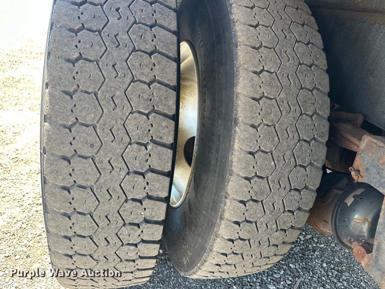 image for item EG1666 2009 International  DuraStar 4400 SBA  bucket truck