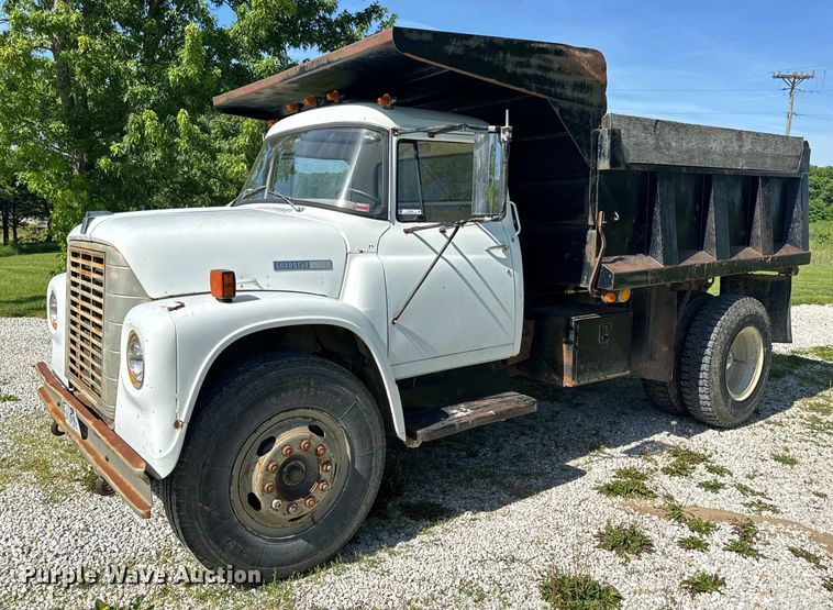 image for item EH6865 1975 International  Load Star 1800 dump truck