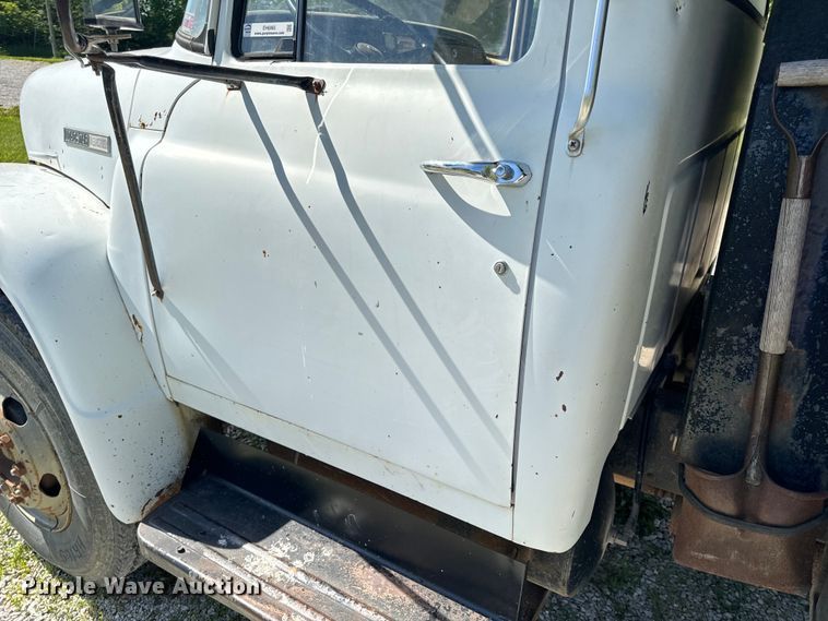 image for item EH6865 1975 International  Load Star 1800 dump truck