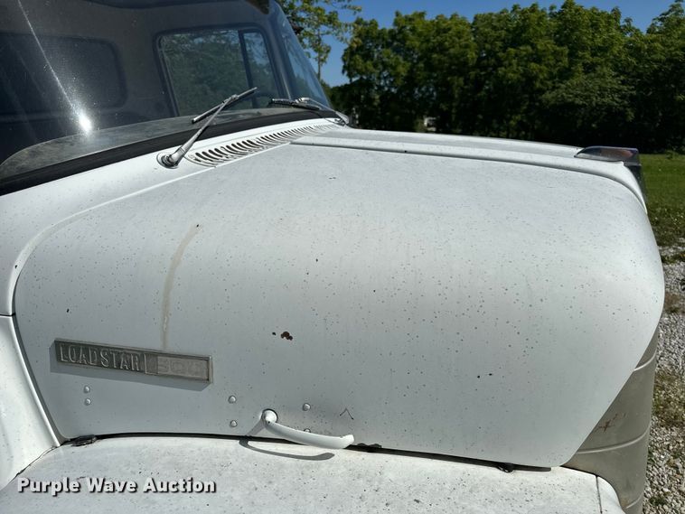 image for item EH6865 1975 International  Load Star 1800 dump truck