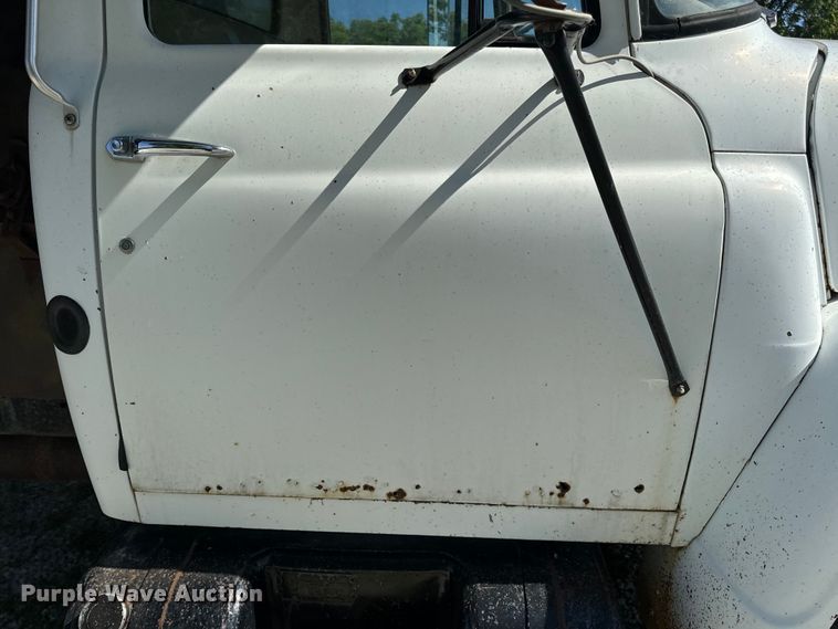 image for item EH6865 1975 International  Load Star 1800 dump truck