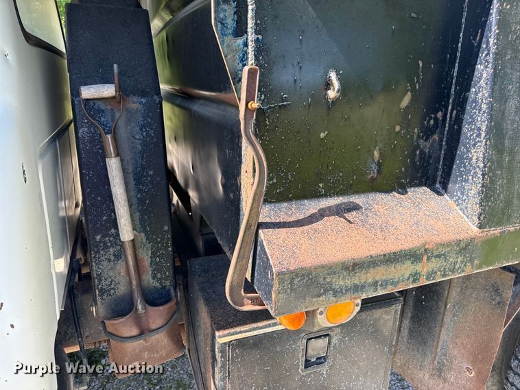 image for item EH6865 1975 International  Load Star 1800 dump truck