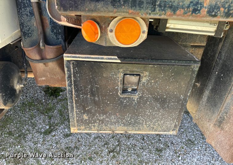 image for item EH6865 1975 International  Load Star 1800 dump truck