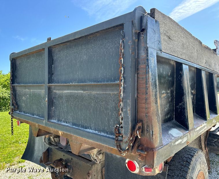 image for item EH6865 1975 International  Load Star 1800 dump truck