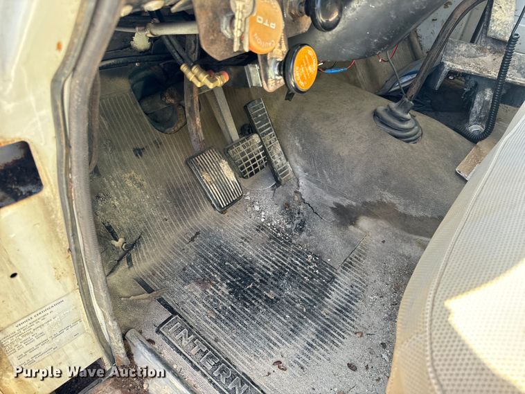 image for item EH6865 1975 International  Load Star 1800 dump truck