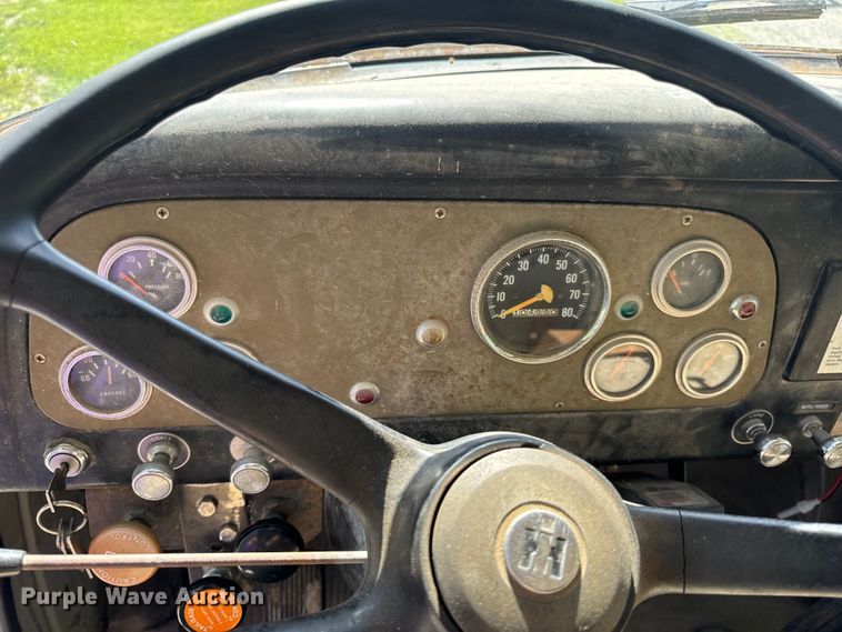 image for item EH6865 1975 International  Load Star 1800 dump truck