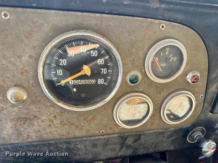 image for item EH6865 1975 International  Load Star 1800 dump truck