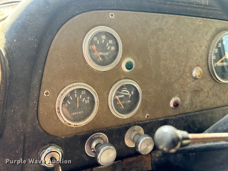 image for item EH6865 1975 International  Load Star 1800 dump truck