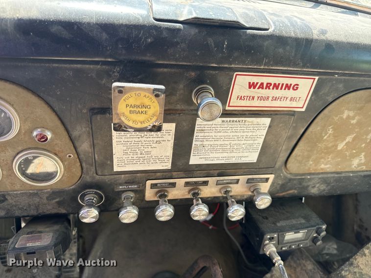 image for item EH6865 1975 International  Load Star 1800 dump truck