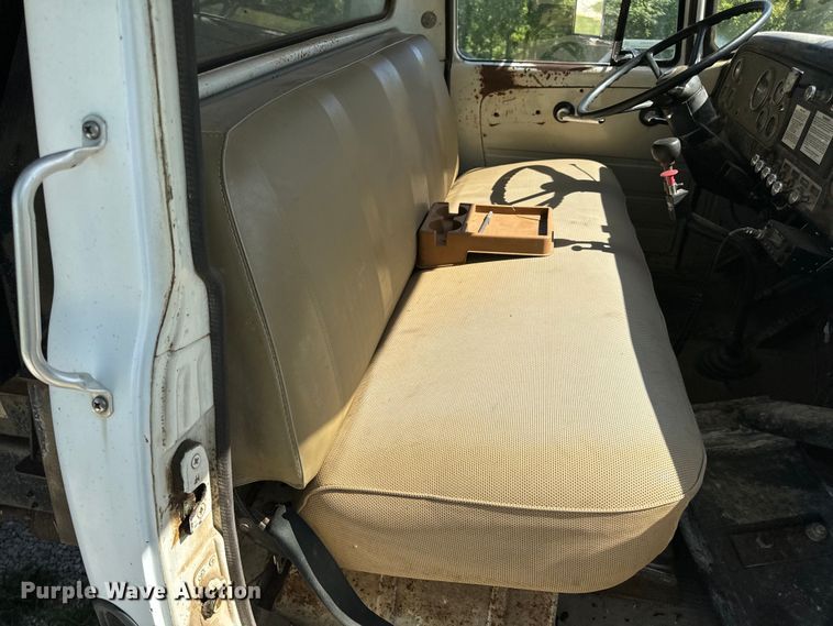 image for item EH6865 1975 International  Load Star 1800 dump truck