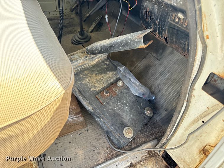 image for item EH6865 1975 International  Load Star 1800 dump truck