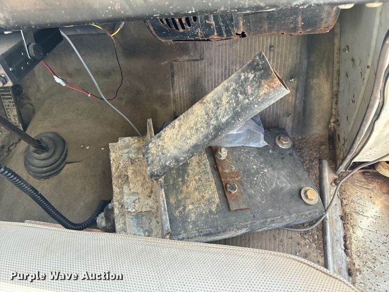 image for item EH6865 1975 International  Load Star 1800 dump truck