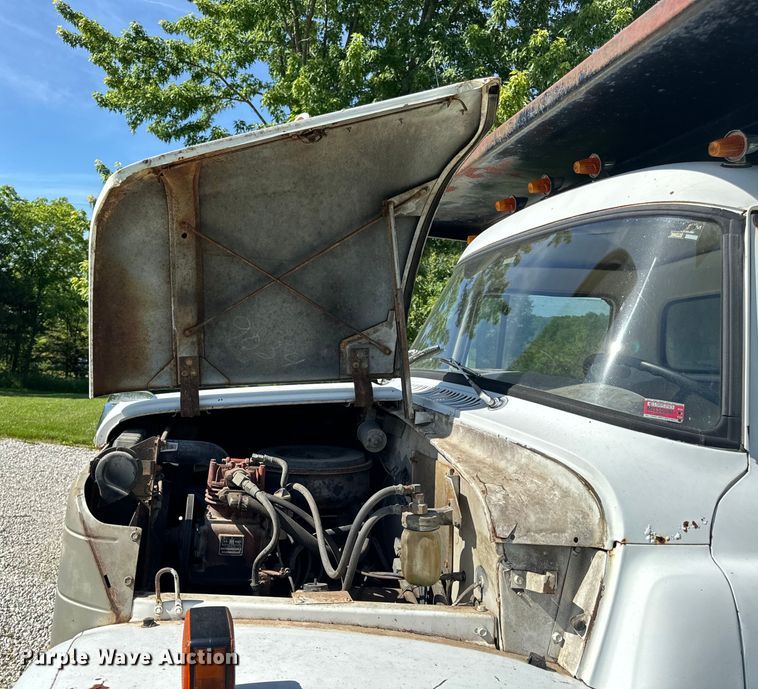 image for item EH6865 1975 International  Load Star 1800 dump truck