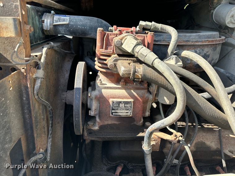 image for item EH6865 1975 International  Load Star 1800 dump truck