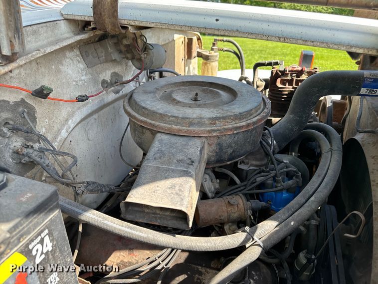 image for item EH6865 1975 International  Load Star 1800 dump truck