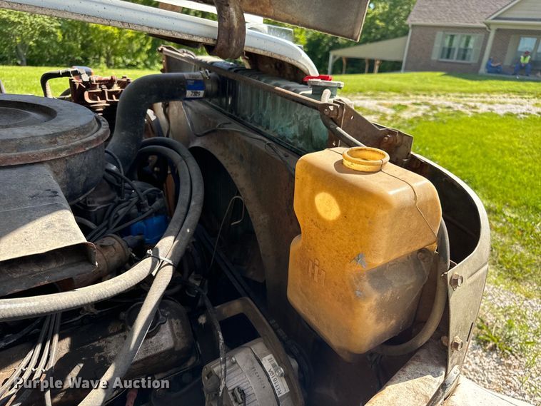 image for item EH6865 1975 International  Load Star 1800 dump truck