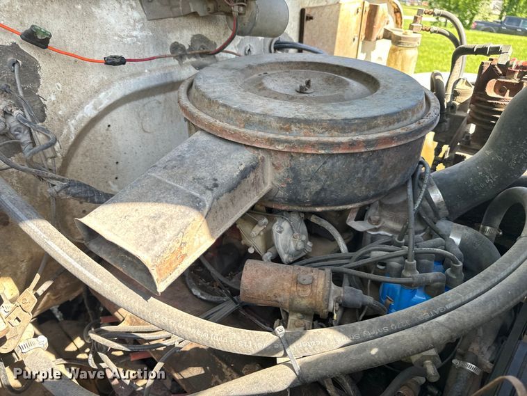 image for item EH6865 1975 International  Load Star 1800 dump truck