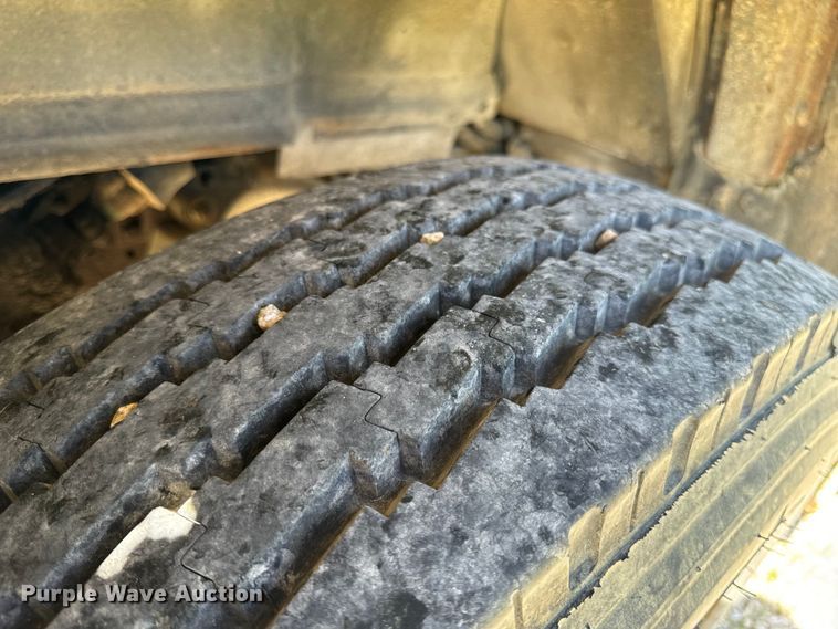 image for item EH6865 1975 International  Load Star 1800 dump truck