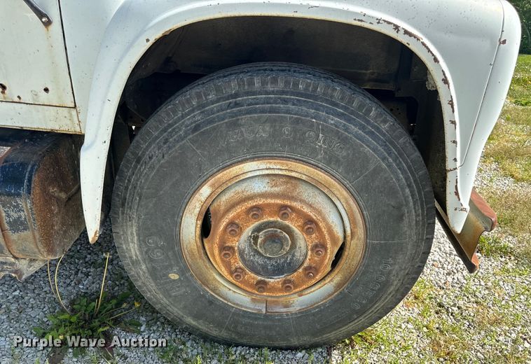 image for item EH6865 1975 International  Load Star 1800 dump truck