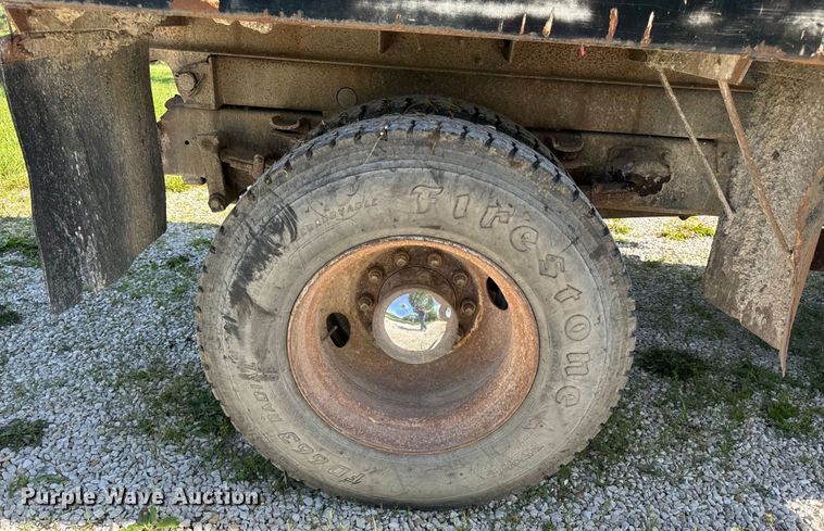 image for item EH6865 1975 International  Load Star 1800 dump truck