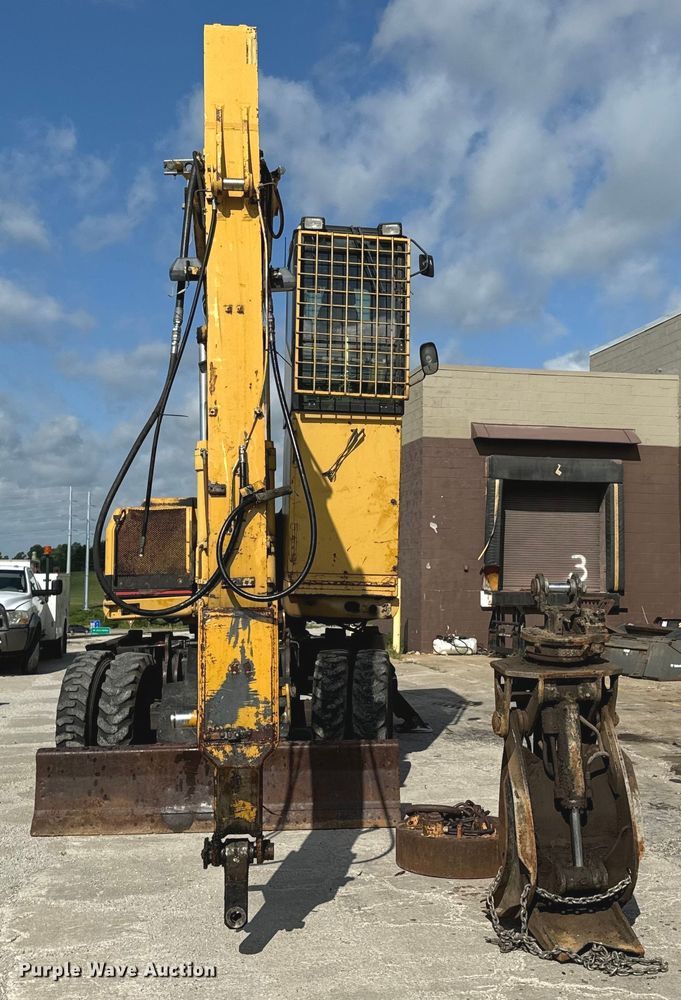 image for item EH6924 2000 Caterpillar M318 wheeled excavator