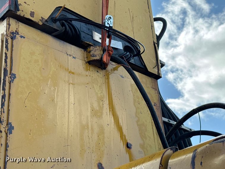 image for item EH6924 2000 Caterpillar M318 wheeled excavator