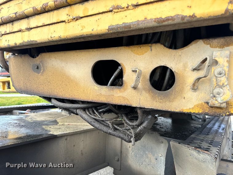 image for item EH6924 2000 Caterpillar M318 wheeled excavator