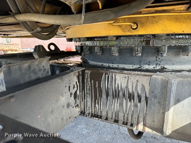 image for item EH6924 2000 Caterpillar M318 wheeled excavator