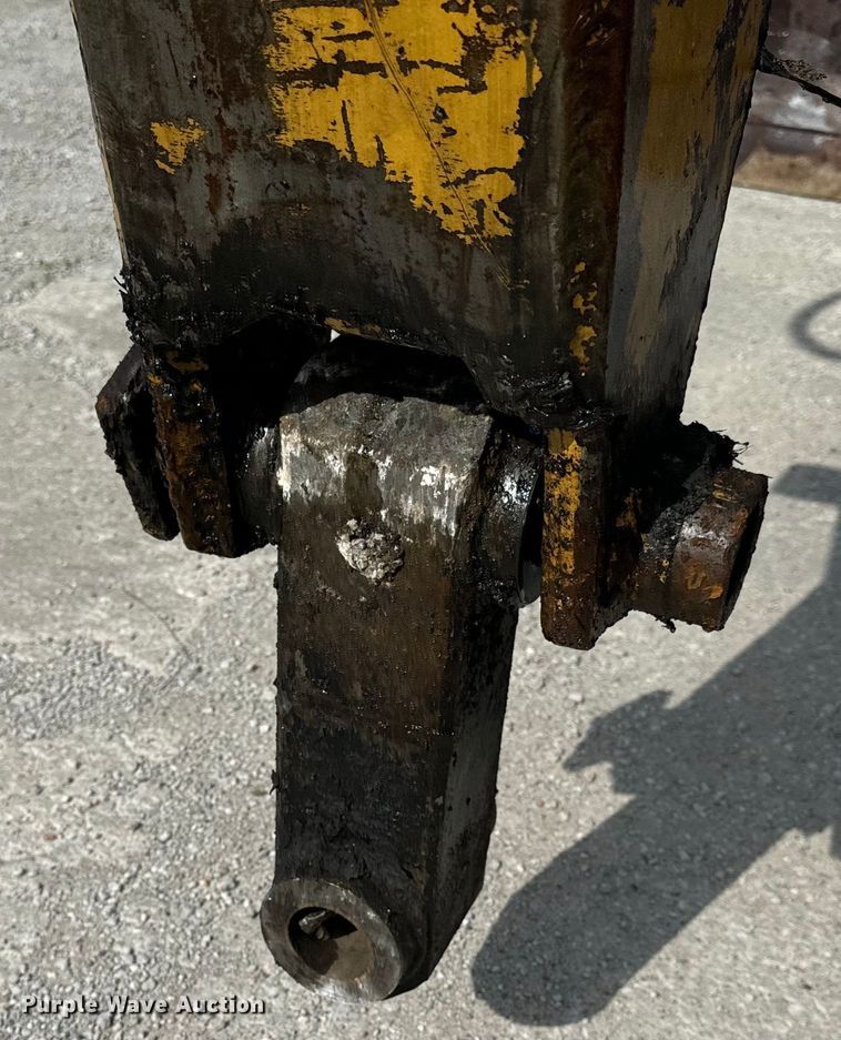 image for item EH6924 2000 Caterpillar M318 wheeled excavator