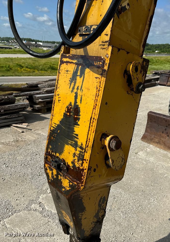 image for item EH6924 2000 Caterpillar M318 wheeled excavator