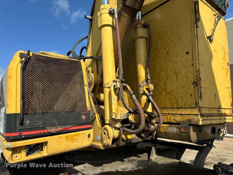 image for item EH6924 2000 Caterpillar M318 wheeled excavator