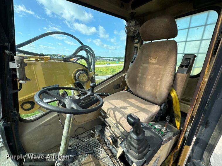 image for item EH6924 2000 Caterpillar M318 wheeled excavator