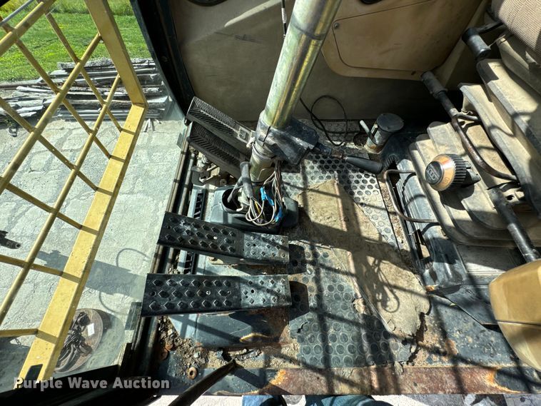 image for item EH6924 2000 Caterpillar M318 wheeled excavator