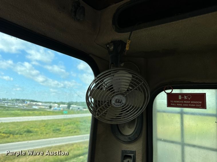 image for item EH6924 2000 Caterpillar M318 wheeled excavator