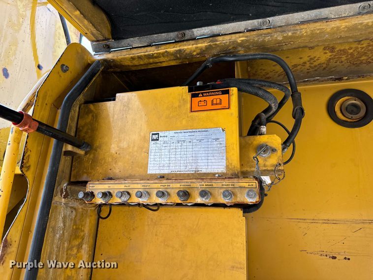 image for item EH6924 2000 Caterpillar M318 wheeled excavator