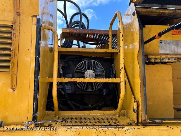 image for item EH6924 2000 Caterpillar M318 wheeled excavator