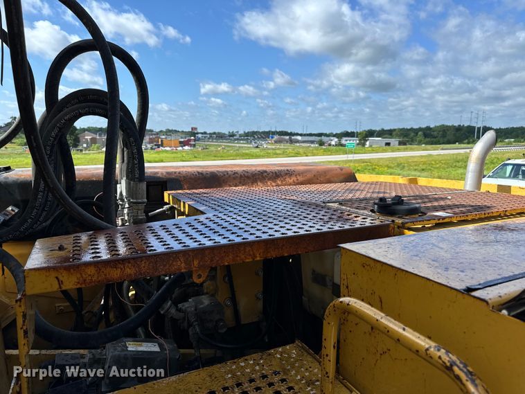 image for item EH6924 2000 Caterpillar M318 wheeled excavator