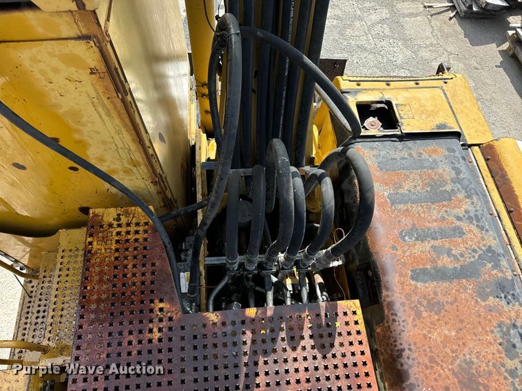 image for item EH6924 2000 Caterpillar M318 wheeled excavator