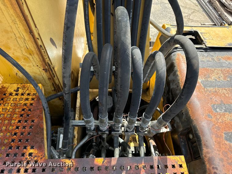 image for item EH6924 2000 Caterpillar M318 wheeled excavator