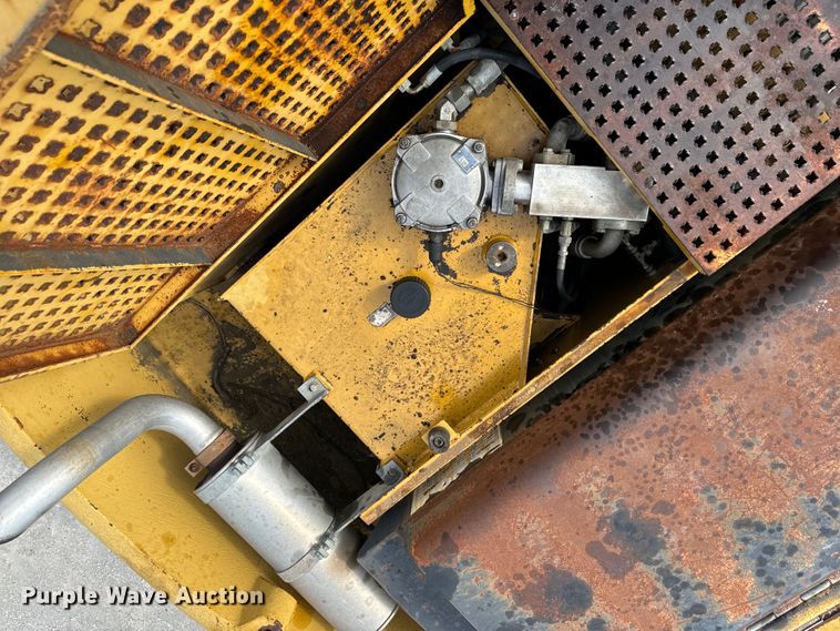 image for item EH6924 2000 Caterpillar M318 wheeled excavator