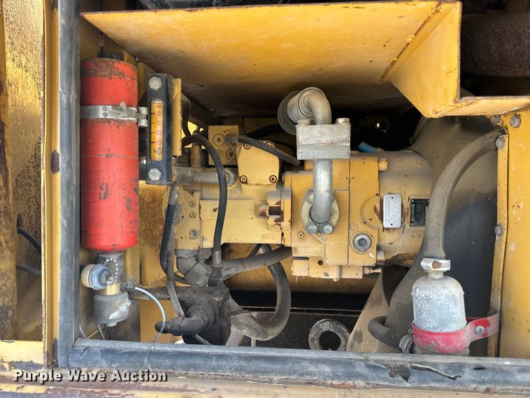 image for item EH6924 2000 Caterpillar M318 wheeled excavator