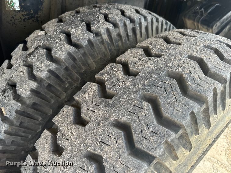 image for item EH6924 2000 Caterpillar M318 wheeled excavator