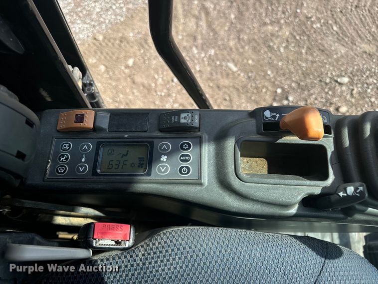 image for item EH6927 2016 Link-Belt 210X4 long reach excavator